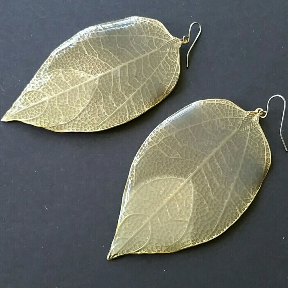 Enameled Gold Leaf Earrings soooo CUTE!!